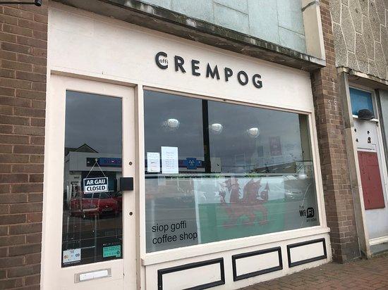 Caffi Crempog
