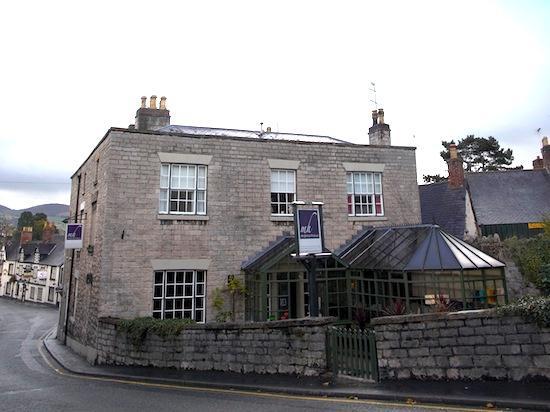 Manorhaus Restaurant